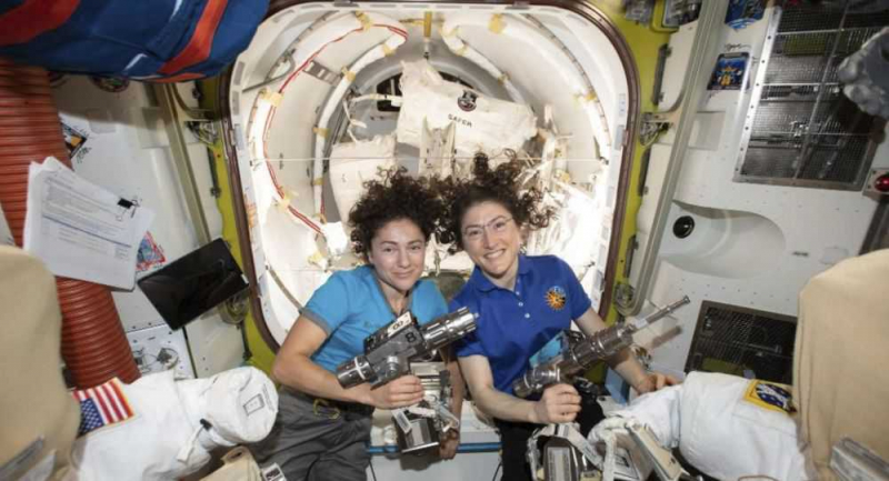 Kadınlardan oluşan ekip uzay yürüyüşünü tamamladı
