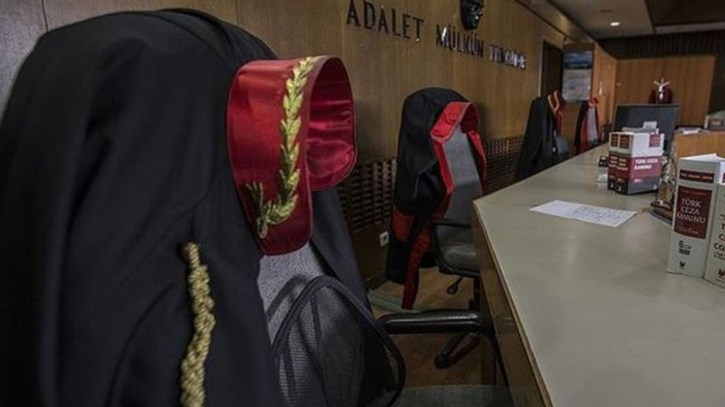 'Kahrolsun Recep Tayyip Erdoğan diktatörlüğü' sloganı atan avukata beraat