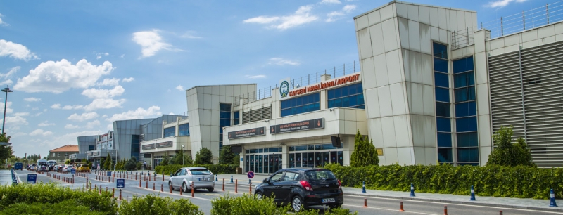 Kayseri Havalimanı'nda silah sesleri: 2 polis yaralı