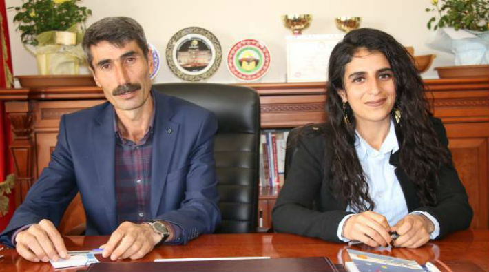 Kayyumun işten çıkardığı çaycı Zahide Erk, belediyeye eş başkan oldu