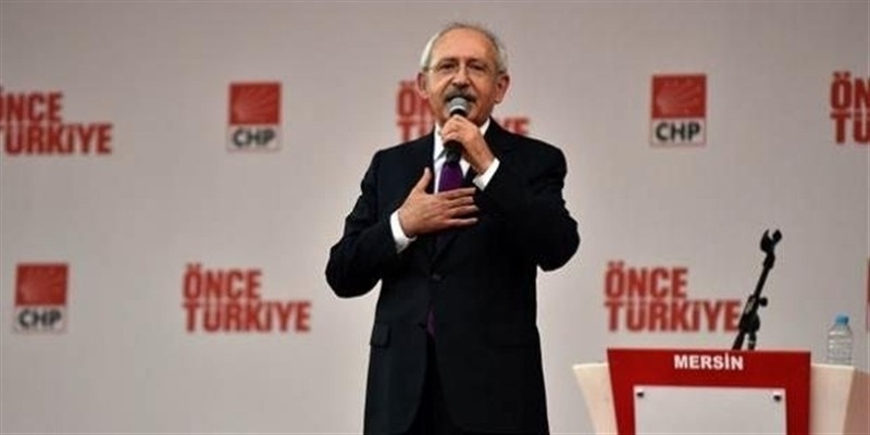 Kılıçdaroğlu: Kopya çekiyor ama onu bile beceremiyor!