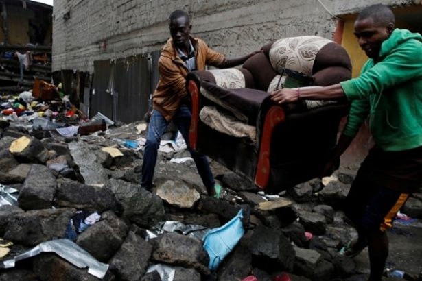 Kenya'da 6 katlı bina çöktü! 21 ölü...