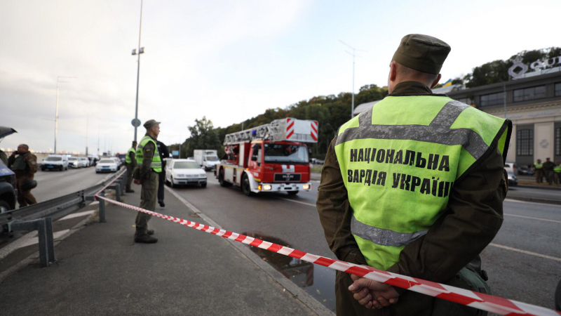 Kiev'de bomba paniği: Bir kişi köprüyü havaya uçurmakla tehdit etti
