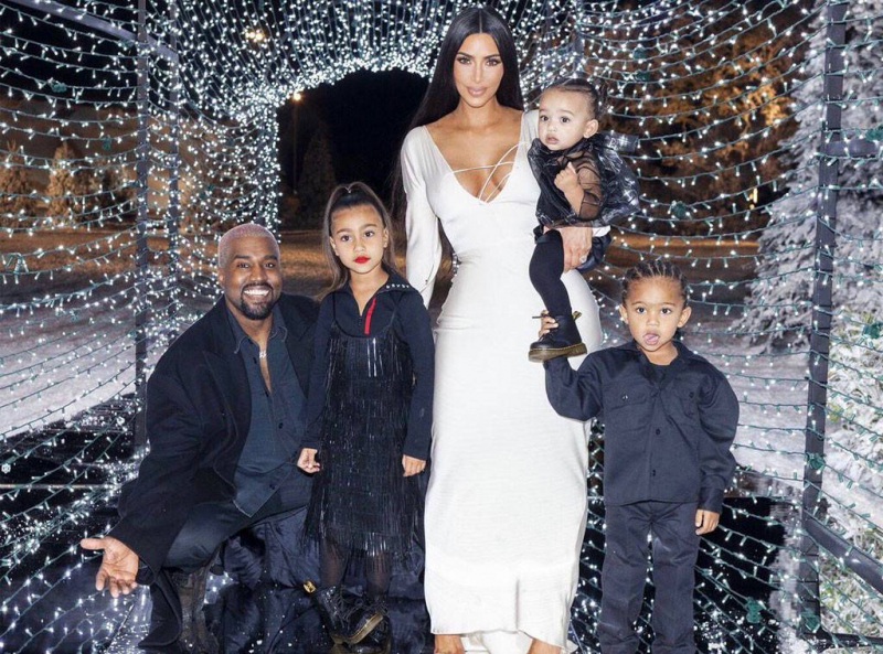 Kim Kardashian ve Kanye West'in dördüncü çocuğu dünyaya geldi