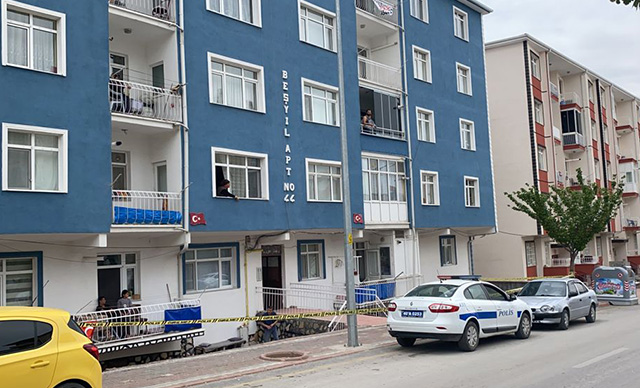 Kırşehir'de 4 katlı apartman, 'mutant virüs' nedeniyle karantinaya alındı 