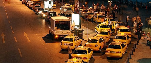Kısa mesafe nedeniyle yolcu almayan taksi şoförleri suç işliyor!