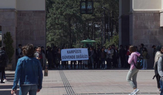 Koç Üniversitesi öğrencilerinden eylem: Kampüste güvende değiliz