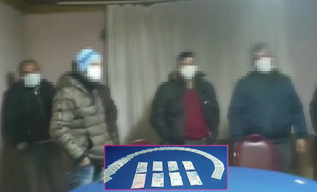 Kocaeli'de evde kumar oynayan 11 kişiye ceza