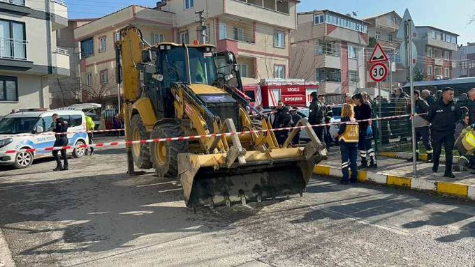 Kocaeli'de iş makinesinin çarptığı 2 yaşındaki bebek hayatını kaybetti 