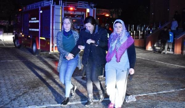 Konya'da öğrenci pansiyonunda yangın! 