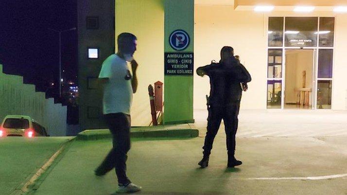 Koronavirüs hastası polise tükürdü: Korktun mu? Korkma, Allah’tan kork