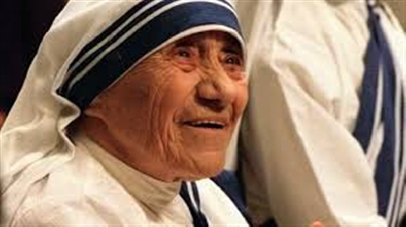 Kosova, 2016'yı Rahibe Teresa yılı ilan etti!