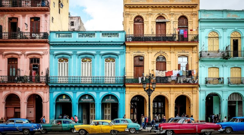 Küba'da özel işletmelerin faaliyetine izin verilecek