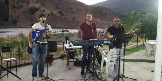 Kürtçe türkü söyleyen müzisyenler gözaltına alındı!