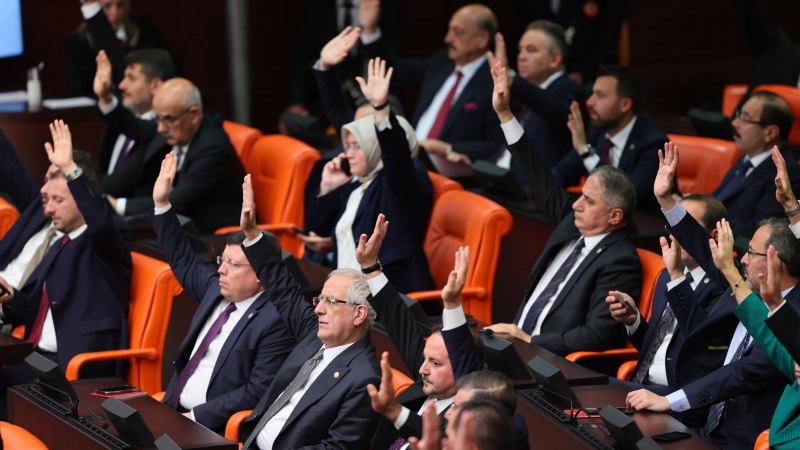 Lübnan tezkeresi Meclis'ten geçti