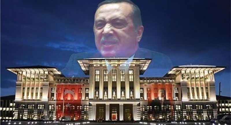 Mahkeme: Kaçak Saray'ın kaçık sultanı demek suç değil!