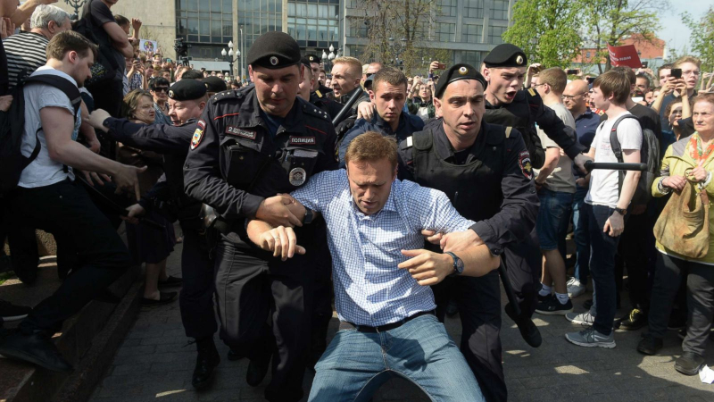 Mahkeme, Rus muhalif lider Navalny'nin tutukluluğunun devamına karar verdi  