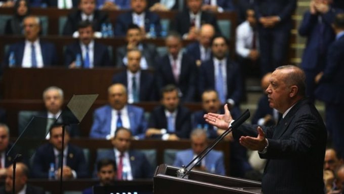 MAK Araştırma'nın sahibi: AKP'nin 27 il başkanı ve yönetimini değiştireceği yönünde kulis aldım