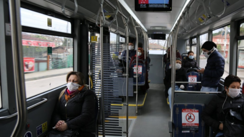 Maske takmayan sürücü ve yolculara ceza kesileceği açıklandı