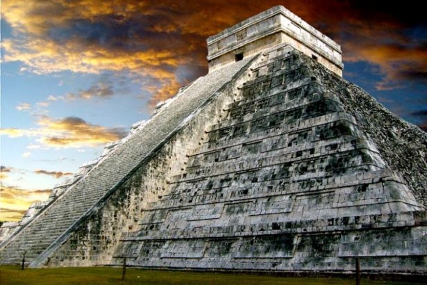 Maya piramidinde gizem!