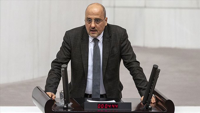 Meclis'te 'Tiranlık' benzetmesi yapan Ahmet Şık'a uyarı cezası