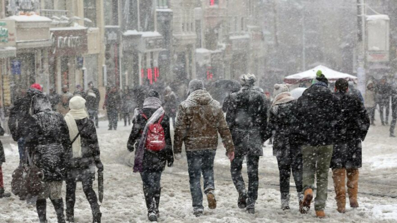 Meteoroloji: İstanbul'da kar yağışı devam edecek