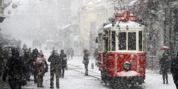 Meteoroloji: İstanbul'a kar geri geliyor