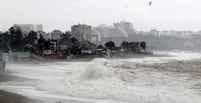 Meteoroloji'den Akdeniz Bölgesi'ne fırtına uyarısı