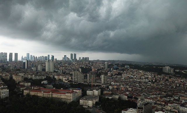 Meteoroloji'den İstanbul'a kuvvetli yağış uyarısı 