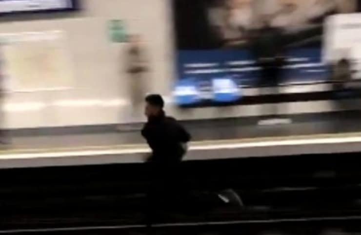 Metroda biletsiz yakalandı, rayların üzerinde koşarak kaçmaya çalıştı