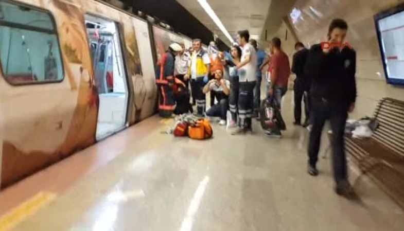 Metroda raylara düşen kadın hastaneye kaldırıldı! Seferler tek yönde sürüyor...