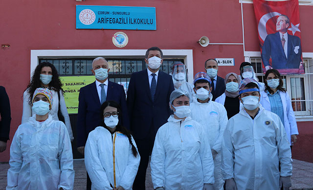 Milli Eğitim Bakanı Selçuk, koronavirüs aşısı oldu 