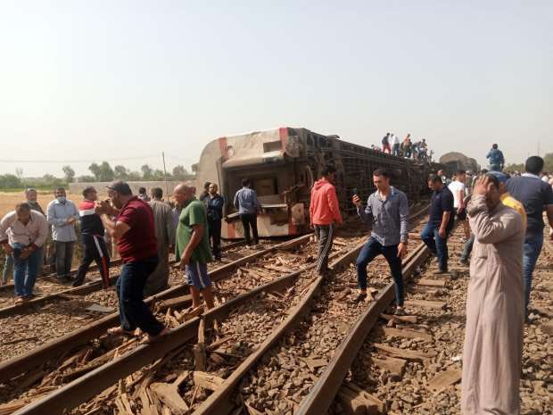 Mısır'da tren raydan çıktı: 100'den fazla yaralı var