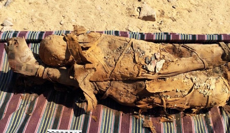 Mısır'daki mezarda 35 mumya bulundu