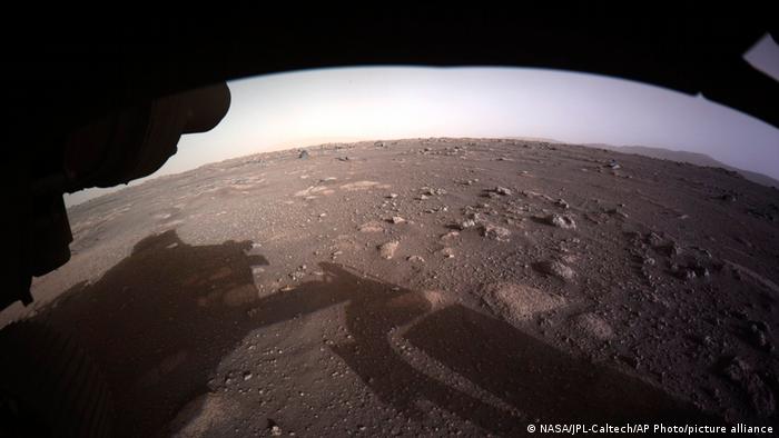 NASA, Mars keşif aracından gelen fotoğrafları yayınladı