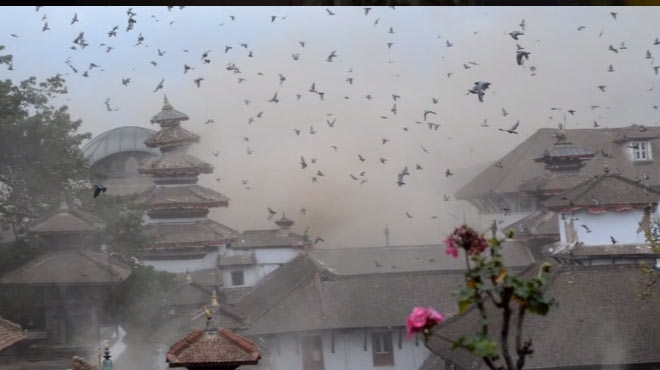 Nepal Depremi'nde korku filmlerini aratmayan görüntü!