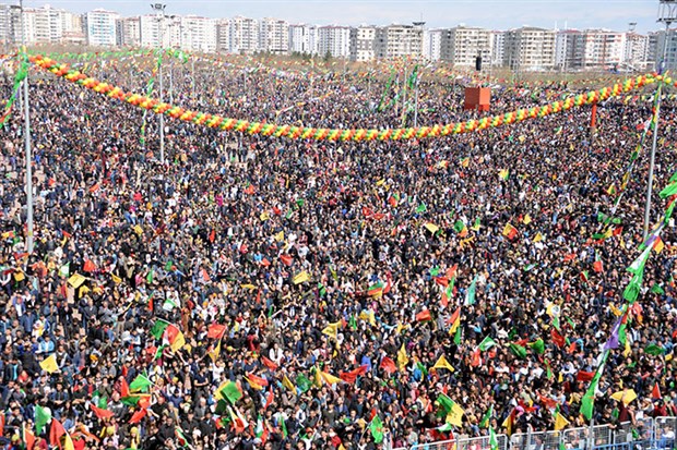 Newroz'da 'Kürdistan' kelimesi geçen müziklerin çalınmasına izin verilmedi