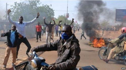 Nijer'de 2 kilise yakıldı!