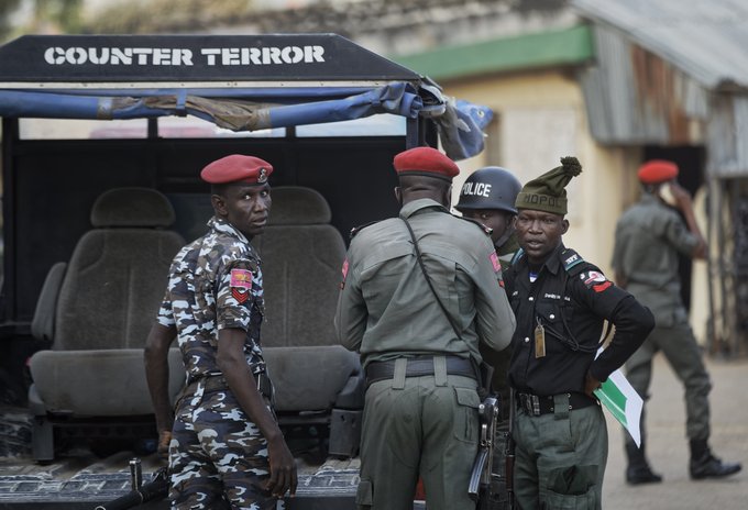 Nijerya'da bir kiliseye düzenlenen saldırıda en az 50 kişi öldü