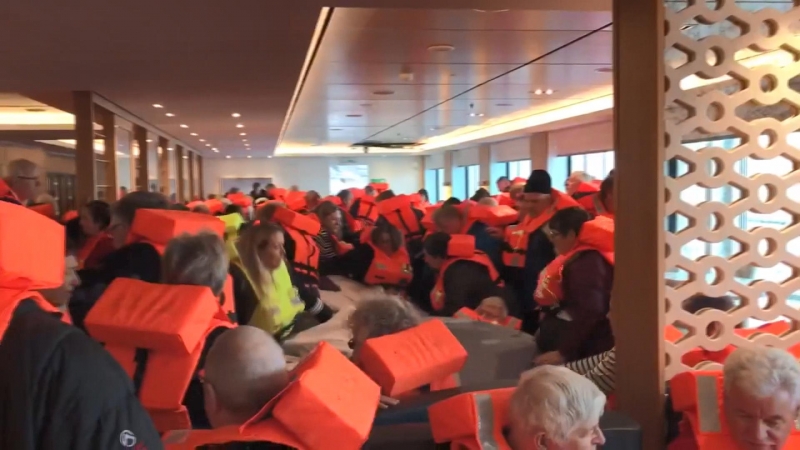 Norveç'te motoru arızalanan gemideki yolcular tahliye ediliyor! 155 kişi kurtarıldı