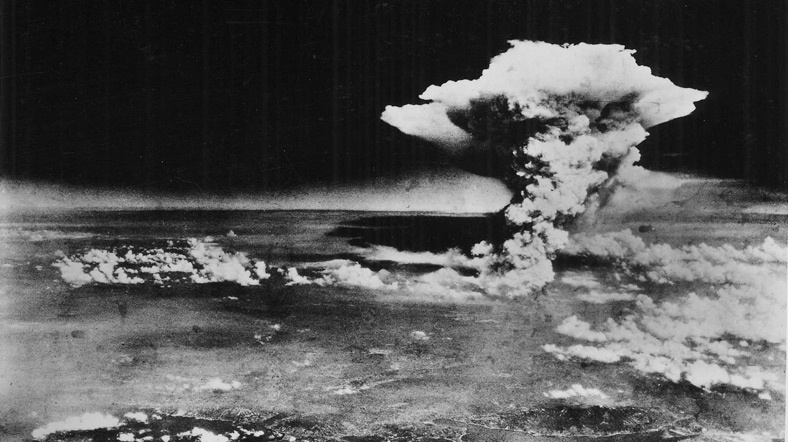 Obama, ABD'nin atom bombası attığı Hiroşima'ya giden ilk Başkan olacak!