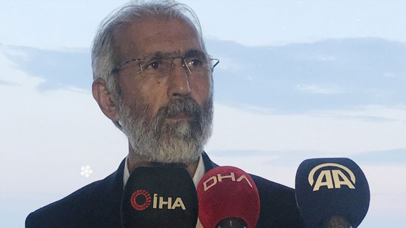 Öcalan'ın mektubunu açıklayan akademisyen Özcan, bölüm başkanlığı görevinden alındı