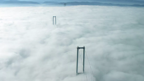 Osmangazi Köprüsü sis nedeniyle gözden kayboldu