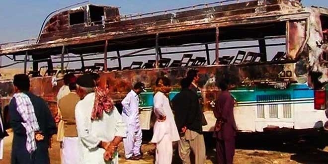 Pakistan’da otobüs tarandı: 47 ölü!