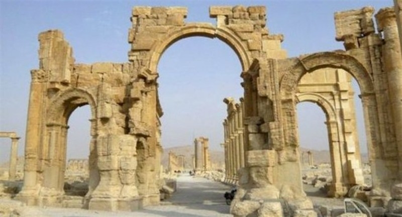IŞİD antik kentteki kemeri havaya uçurdu!