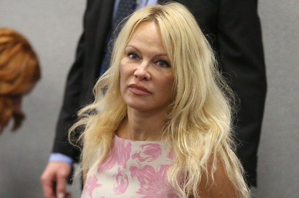 Pamela Anderson'dan #Susamam paylaşımı