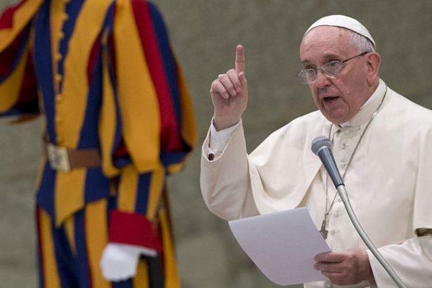 Papa Francis: Dünya barışı yitirdi!