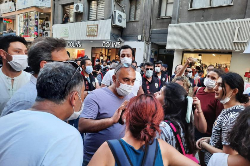 Pınar Gültekin cinayetini protesto eden kadınlar gözaltına alındı