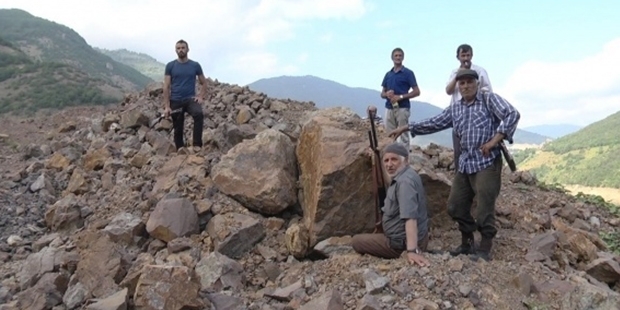 'PKK'lı yakalayacağız' deyip silahla dağa çıktılar!