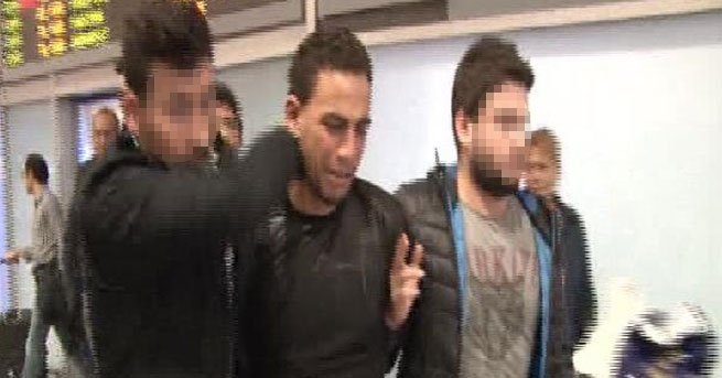 Polis sınır dışı edeceği IŞİD'liyi havalimanında elinden kaçırdı!